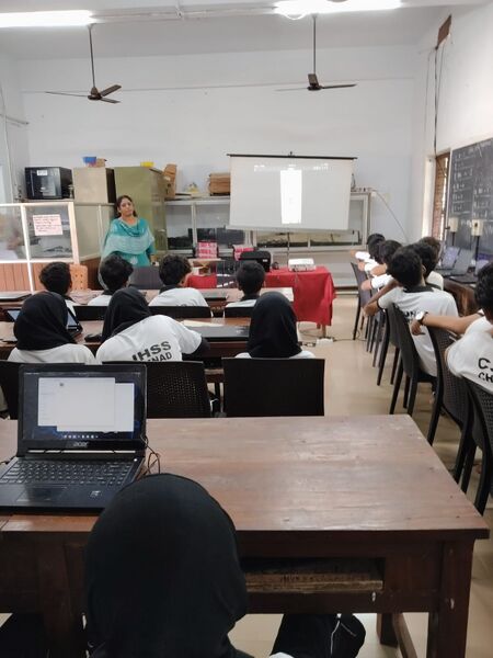 പ്രമാണം:11047 lk camp.jpg