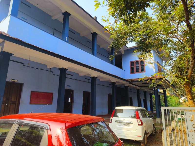 പ്രമാണം:13180 school 1.png