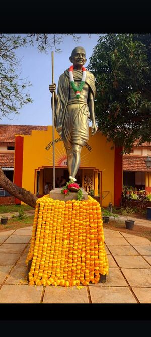 14040 GANDHI STATUE.jpeg