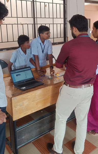 പ്രമാണം:21060 lk it fest2.png