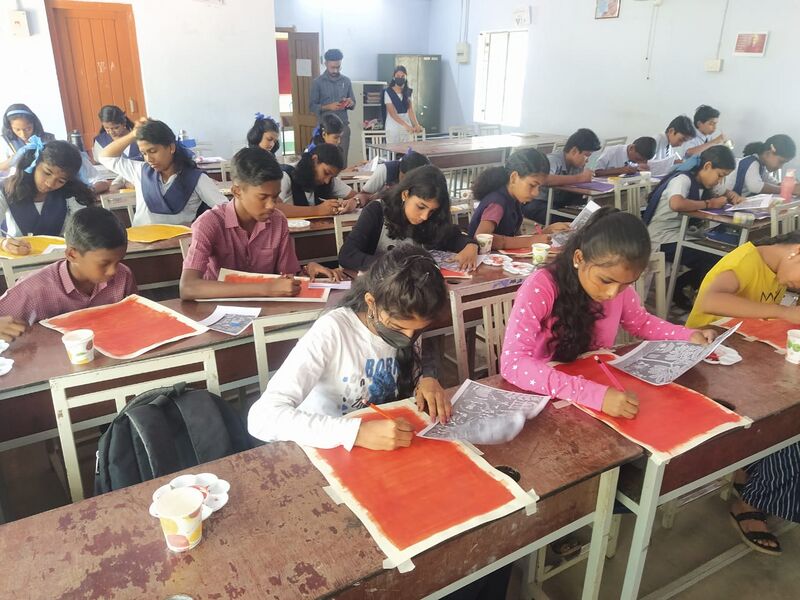 പ്രമാണം:21068 chitrarachana4.jpeg