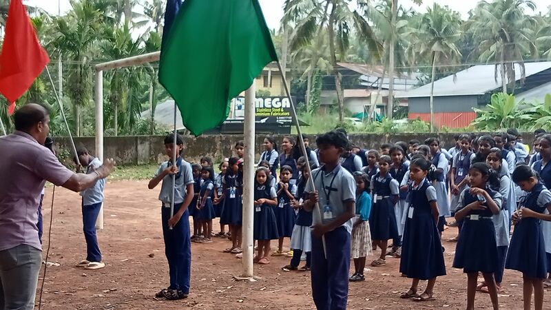പ്രമാണം:23033 GHS KUZHUR SPORTS DAY.jpg