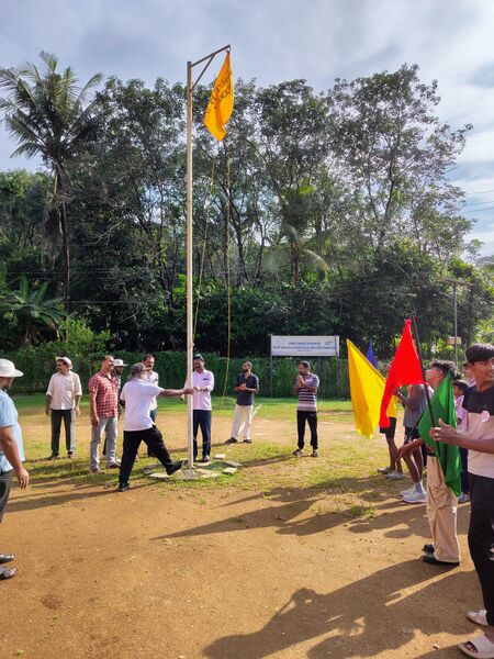 പ്രമാണം:32501 Flag hosting.jpg