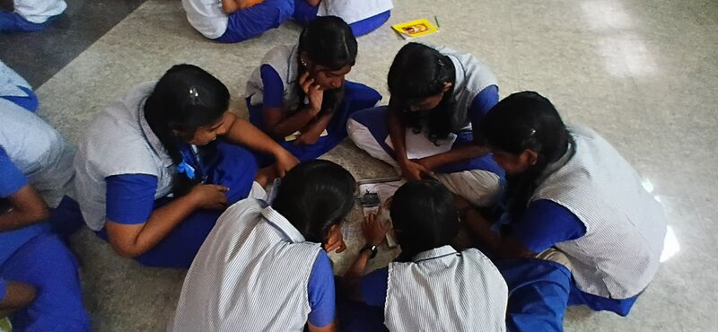 പ്രമാണം:35052 robotics25 5.jpg