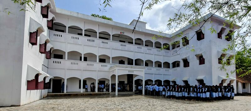 പ്രമാണം:40033 mmhss school.jpg