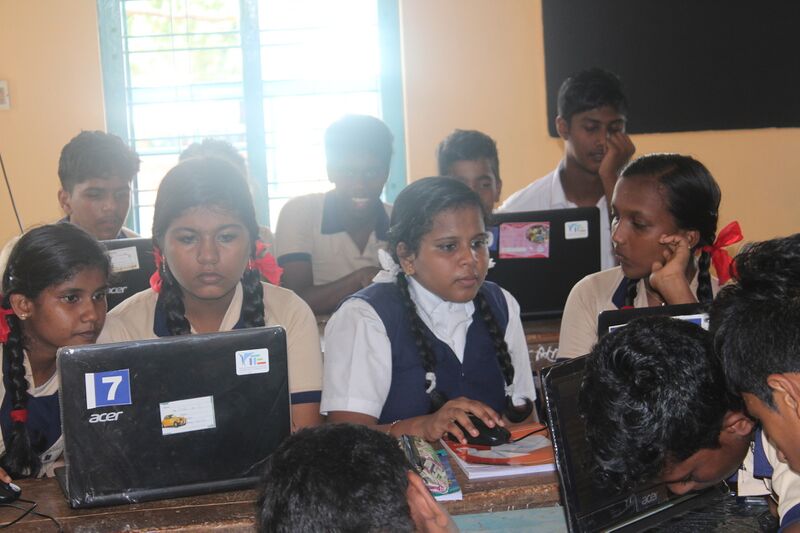 പ്രമാണം:41076 hitech computerlab.JPG