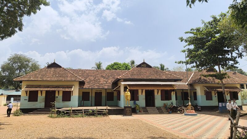 പ്രമാണം:42016-school front view-2026.jpeg