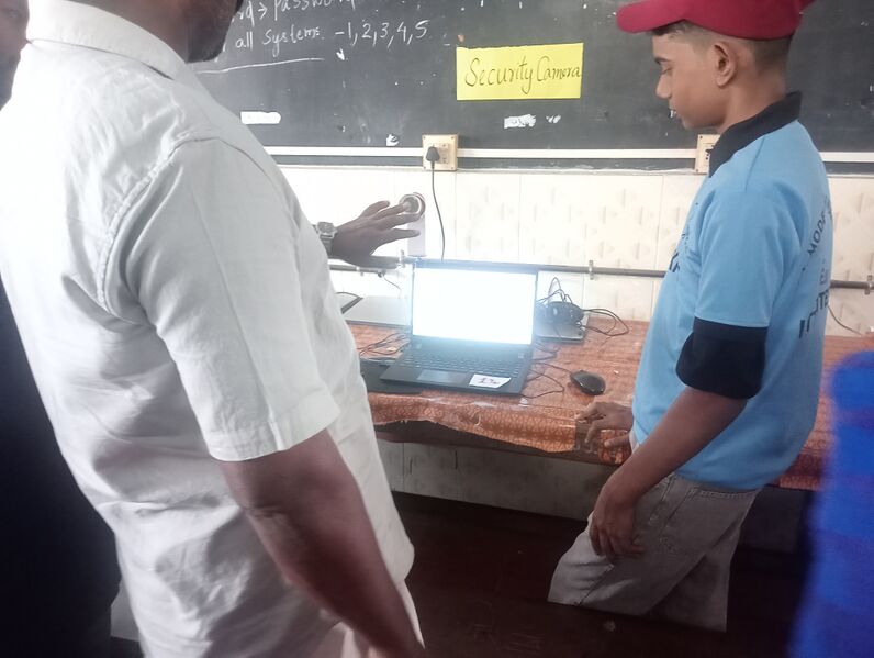 പ്രമാണം:43078-robotic fest1.jpg