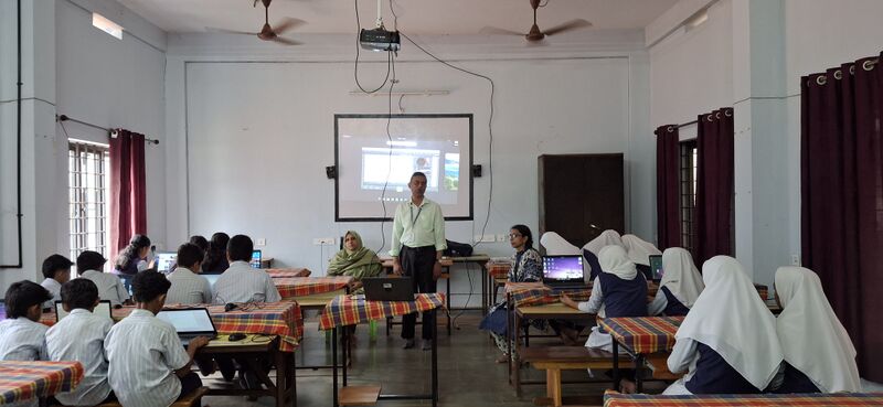 പ്രമാണം:47064 class for up2.jpg