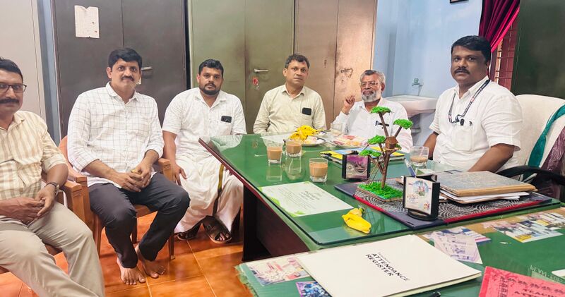 പ്രമാണം:Orukkam 2.jpg