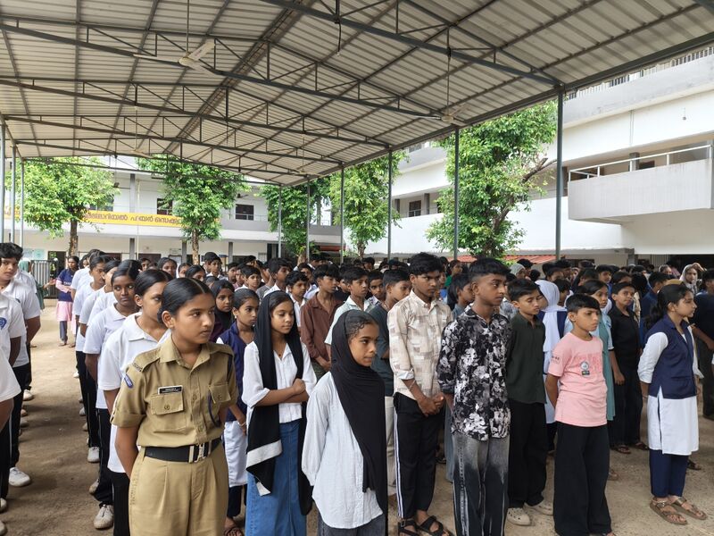 പ്രമാണം:14036 June audience.jpg