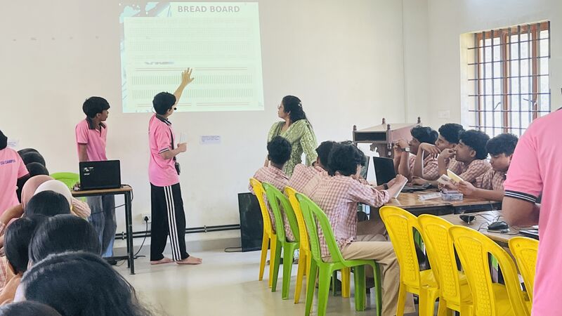 പ്രമാണം:19002 rob2.jpg