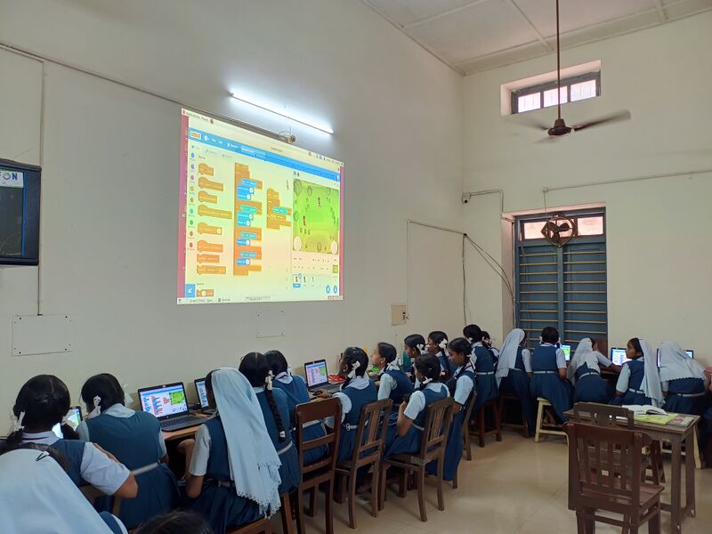 പ്രമാണം:24041 Pty Unitcamp03.jpg