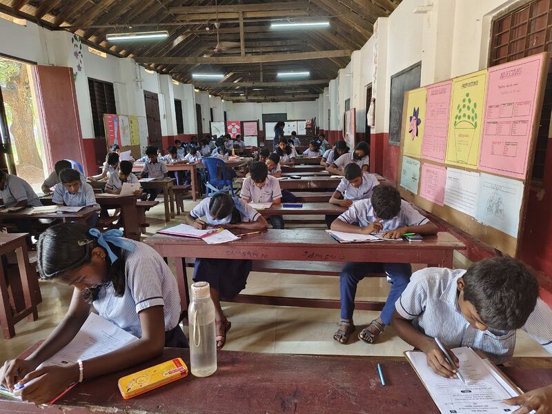 പ്രമാണം:26345 classrooms.jpg