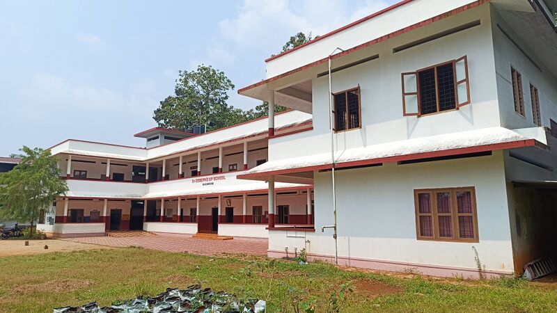 പ്രമാണം:29323 school image.jpeg