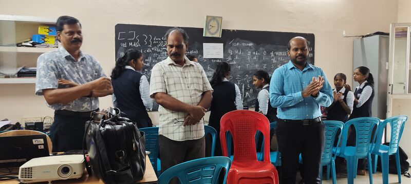 പ്രമാണം:34001 school camp.jpg