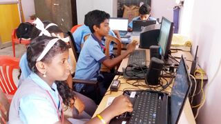 ഇന്റർനെറ്റ് സൗകര്യത്തോട‍ു ക‍ൂടിയ ഐ.സി.ടി. പഠന ലാബ്