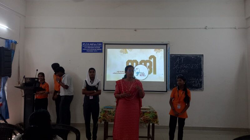 പ്രമാണം:37053-Class taken by lk students(6).jpg.jpg