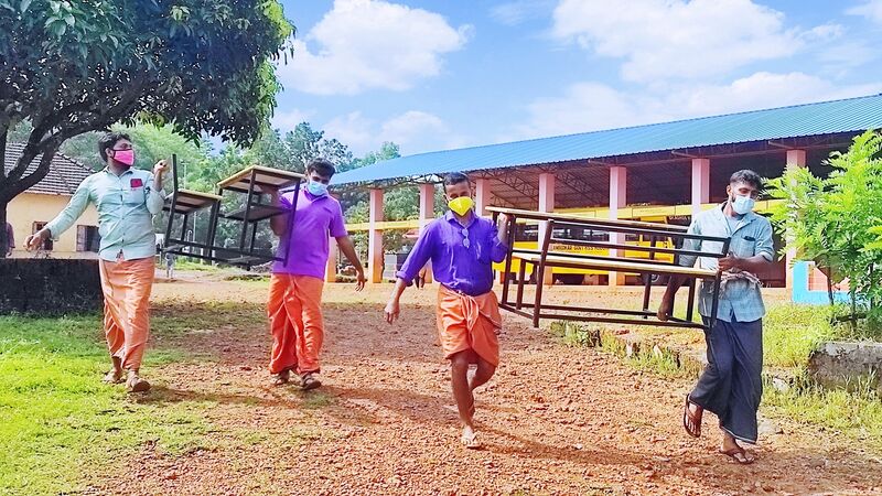 പ്രമാണം:Cleaning 6.resized.jpg