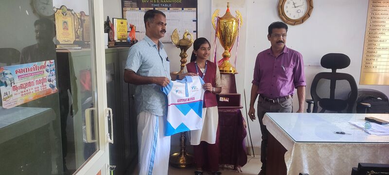 പ്രമാണം:LK UNIFORM DISTRIBUITION.jpg