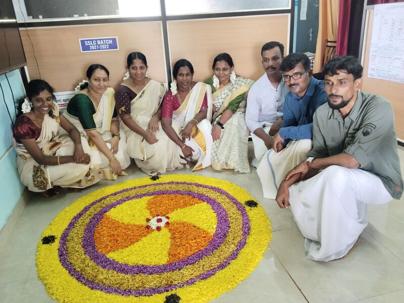 പ്രമാണം:11073 onam24 1.jpg
