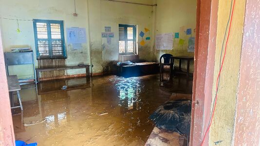 ഉരുൾപൊട്ടലിനുശേഷമുള്ള ചിത്രം - വെള്ളാർമല സ്കൂളിലെ ഒരു ക്ലാസ് മുറി