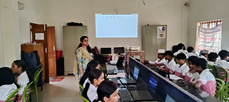 പ്രമാണം:18032-School camp 3.jpg