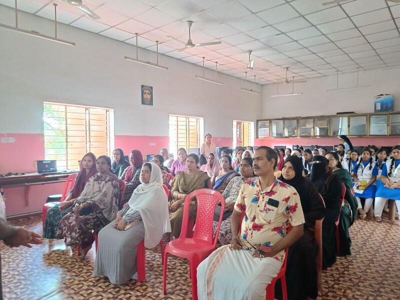 പ്രമാണം:24049 littlekites.jpg