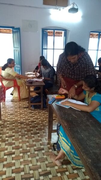 പ്രമാണം:33070nightclass2-19.jpg