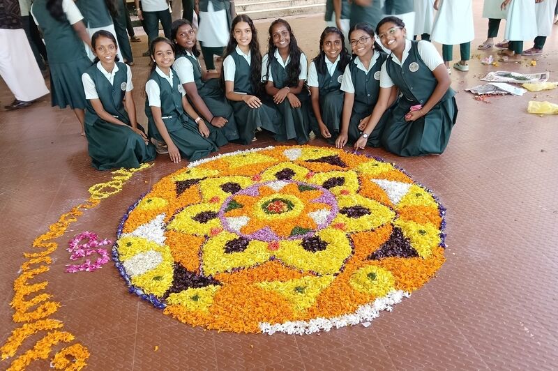 പ്രമാണം:34013 onamlp24a.jpg