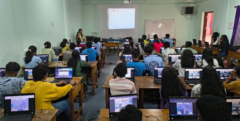 പ്രമാണം:43085 sub camp3.jpeg