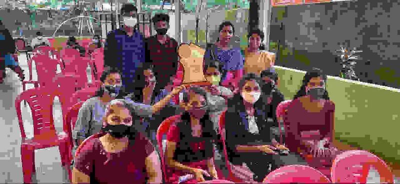 പ്രമാണം:44019 vijayam.jpg