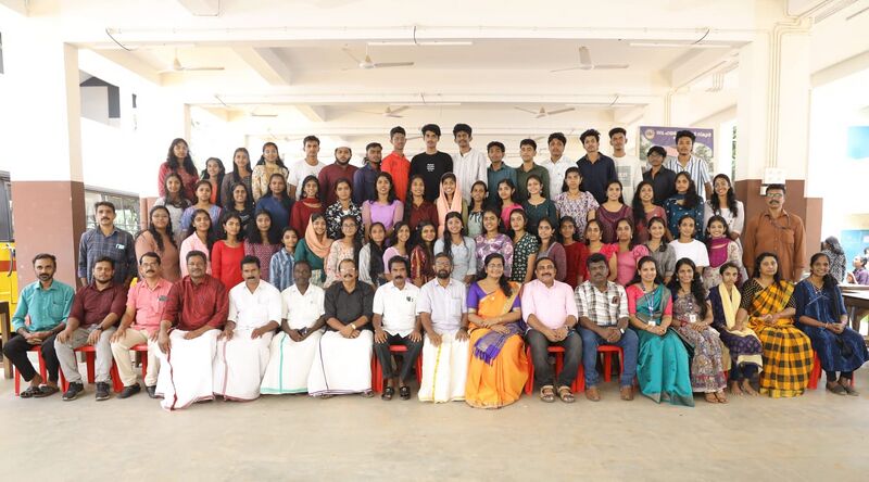 പ്രമാണം:Hss winners.jpg