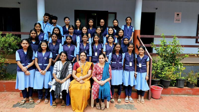 പ്രമാണം:15019lk batch2023-26.jpg