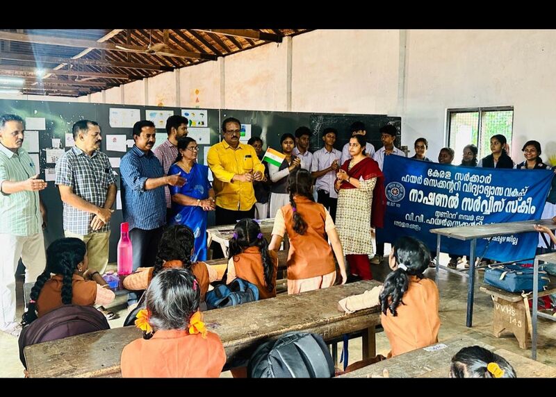 പ്രമാണം:36035 ag15c.jpg