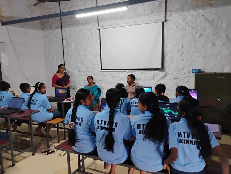 പ്രമാണം:38047 LK Camp3.jpg