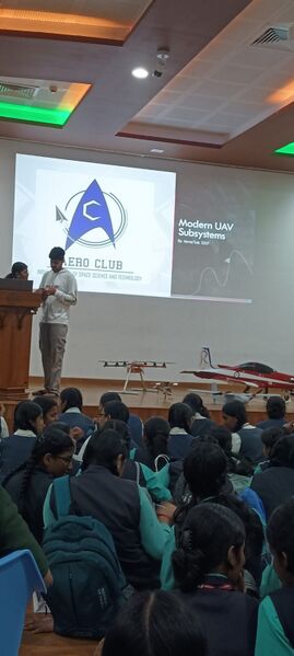 പ്രമാണം:42042 IISTV VISIT04.jpg