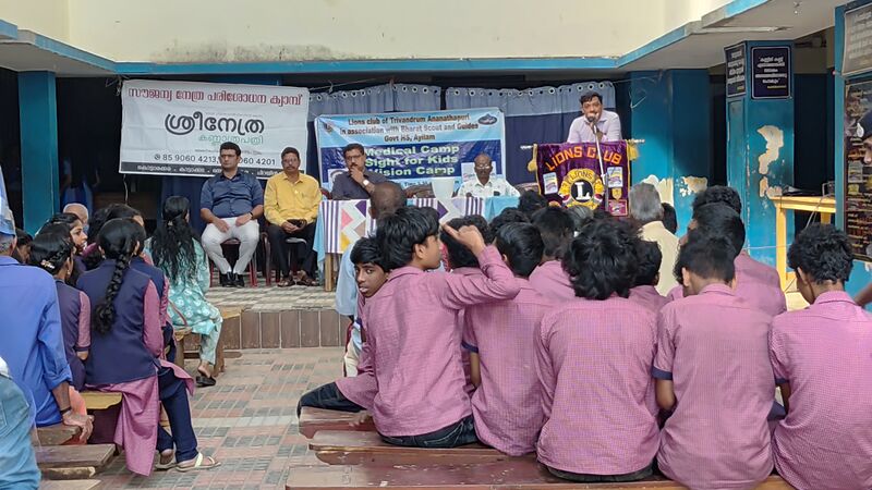 പ്രമാണം:42085 medicalcamp 2.jpg