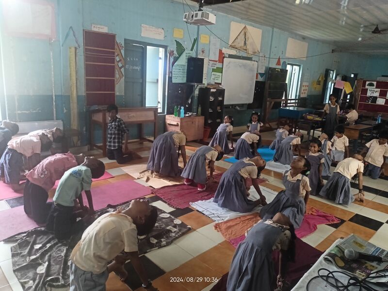 പ്രമാണം:42225-Yoga Class.jpg