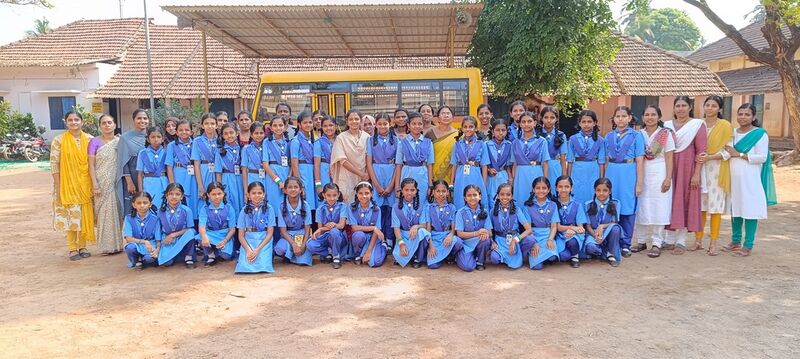 പ്രമാണം:11451-kgd-guide wing 2023.resized.jpg