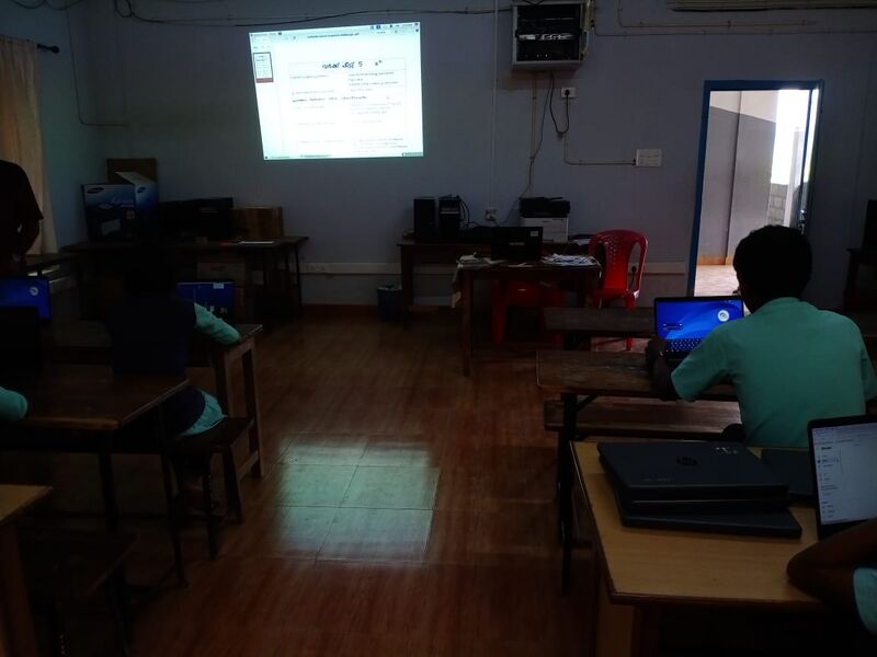 പ്രമാണം:15081 IT LAB.jpg