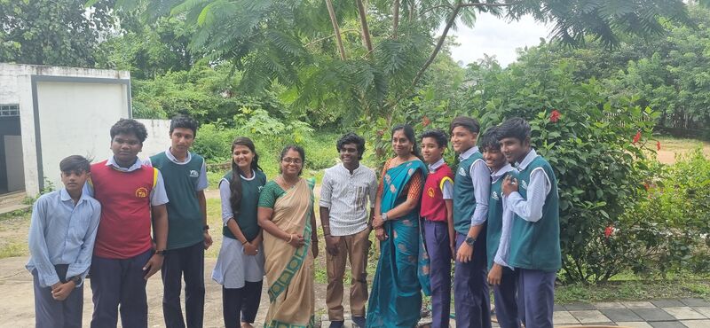 പ്രമാണം:21060 lk interview.jpg