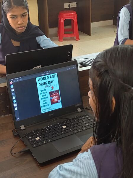 പ്രമാണം:42028 poster making.jpeg