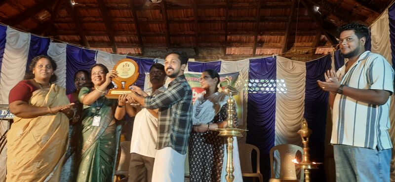 പ്രമാണം:42056 DBHS AWARD DIST. PANCHAYTH.jpg