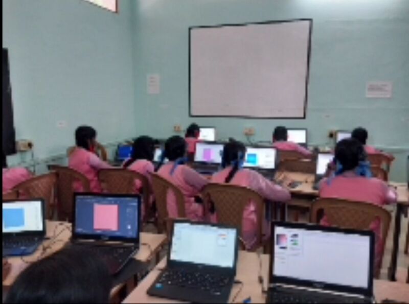 പ്രമാണം:44049 Poster making competition jpg.jpg