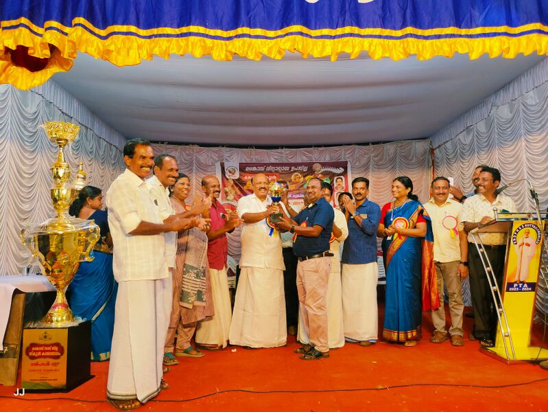 പ്രമാണം:46218 OVERALL CHAMPION.jpg