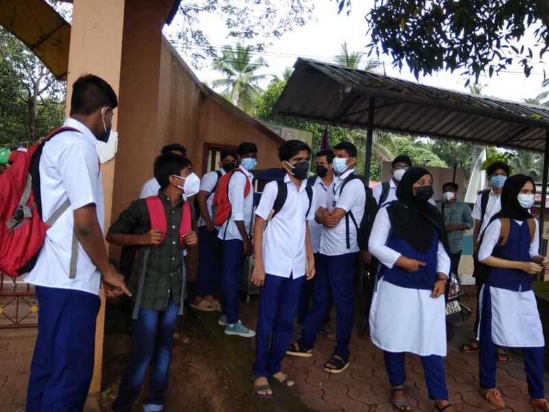 പ്രമാണം:BS21 KNR 13040 4.jpg