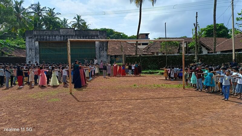 പ്രമാണം:11472-reading day assembly.jpg