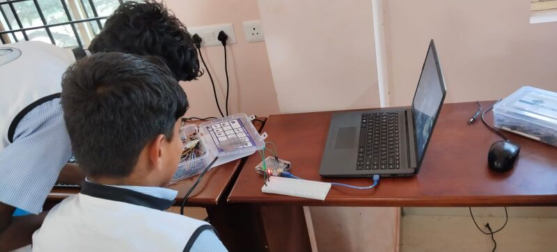 പ്രമാണം:14051 robotics.jpeg