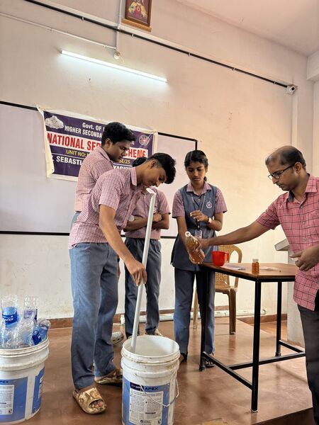 പ്രമാണം:31043 nss lotion 25.jpg